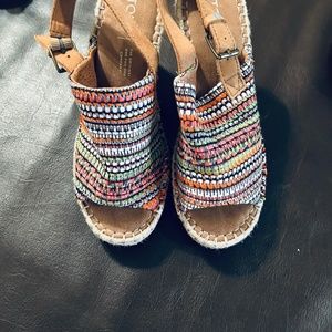 Toms wedge sandals